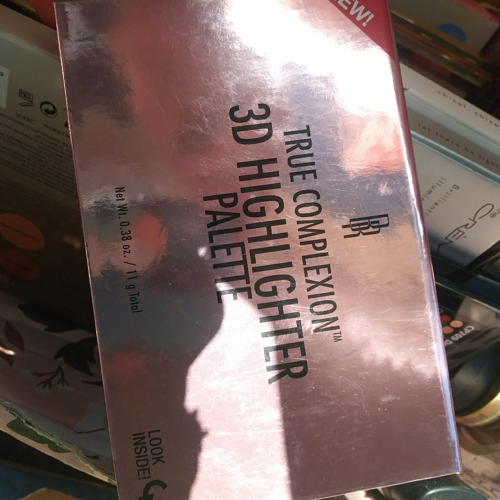True Radiance 3D Highlighter Palette New